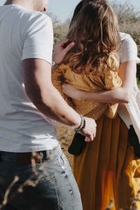 Carma-Family-Compagne-Perinatal-Pharmacienne-Holistique-Accompagnements-Soutien-emotionnel-face-aux-pleurs-du-bébé